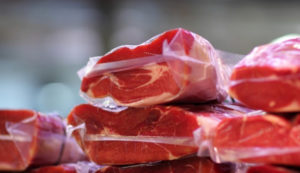 Китай снял запрет на ввоз мяса